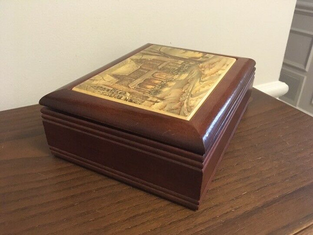 Vintage Antique Classic Wooden Jewellery Storage Box CERAMIC in Arts & Collectibles in City of Toronto - Image 3