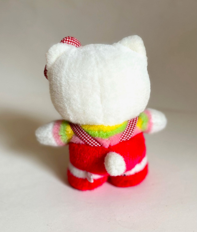 Sanrio - Hello Kitty en peluche, provient du Japon, comme neuf dans Art et objets de collection  à Longueuil/Rive Sud - Image 2