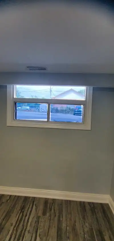 Bachelor for rent, Etobicoke, Humber College