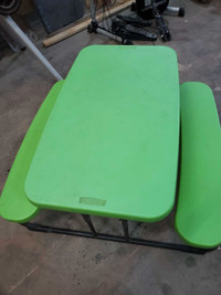 Foldable picnic Table