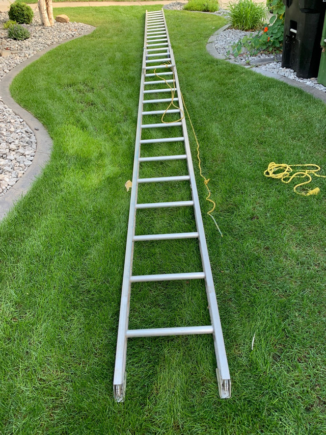 30 ft Extension Ladder | Ladders & Scaffolding | Edmonton | Kijiji