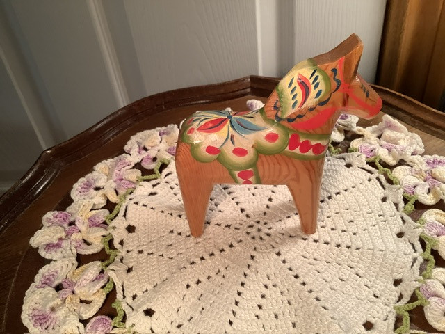 Vtg Exposed Natural Wd Hand Ptd Traditional Swedish Dala Horse in Arts & Collectibles in Belleville - Image 3