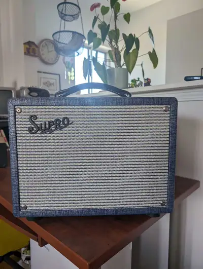 Supro 64 Reverb 5 Watt Tube Guitar Amp, View more