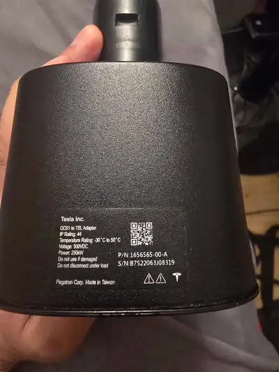 Selling a Tesla CCS1 to Tesla adapter in used condition, offering compatibility with CCS1 chargers f...