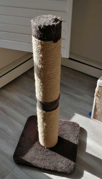 Large cat scratching post