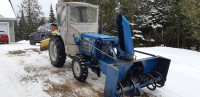 Ford 1520 Tractor Snow removal/Tracteur pour déneigement