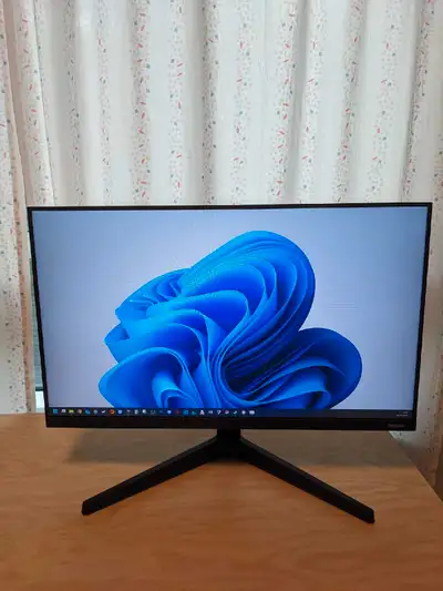Very good condition, only used for home office. Description: Samsung LS24T350FHNXZA 24-inch Screen L...