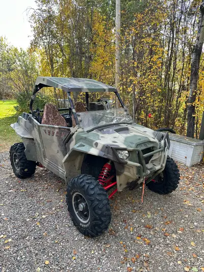 2012 Polaris rzr 900 xp -custom paint couple spots chipped away but overall a great paint job -pro a...