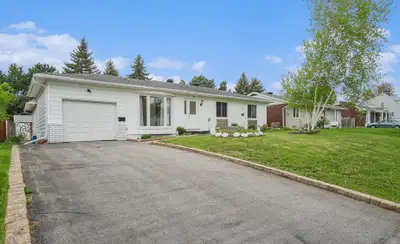 Room for Rent August 1, Shared Bathroom, Glen Cairn, Kanata