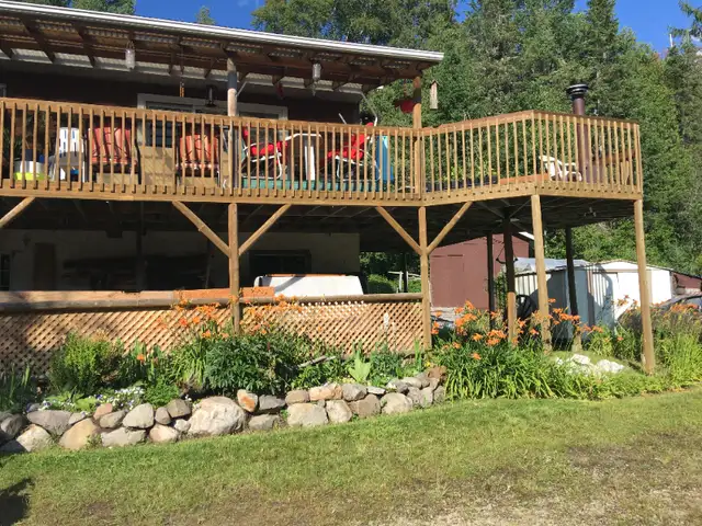 Maison a vendre sur grand terrain in Houses for Sale in Laurentides - Image 2