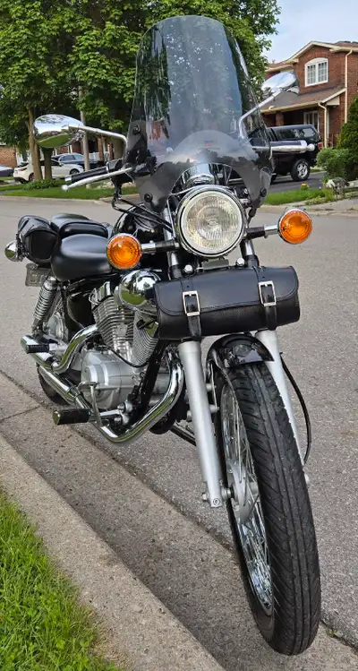 This 2015 Yamaha Vstar 250 is in excellent and it's showroom condition. Light weight and easy manuve...