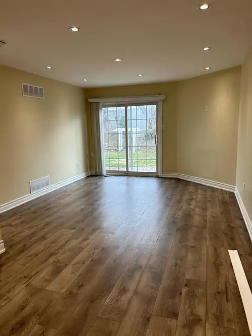 Fully independent apartment, 2 Bedroom plus den that can be used as home office, huge living room, k...
