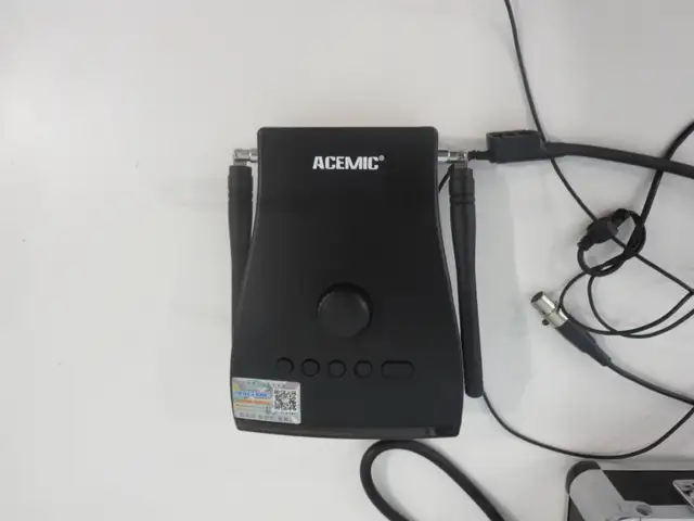 VITOPAL ACEMIC PR-8/AT-20 Wireless Microphone for Accordion in Pro Audio & Recording Equipment in Stratford - Image 7