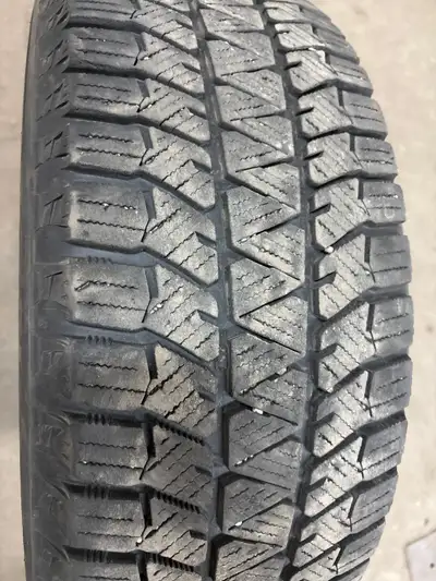 4 pneus d'hiver P205/60/16 92H Bridgestone Blizzak WS-90 47.0% d'usure, mesure 6-7-6-7/32 205/60/16,...