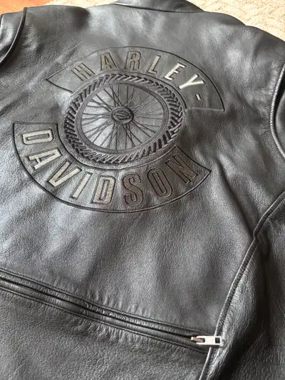 Men’s 2XL Harley Davidson leather jacket. Like new, never worn. $400