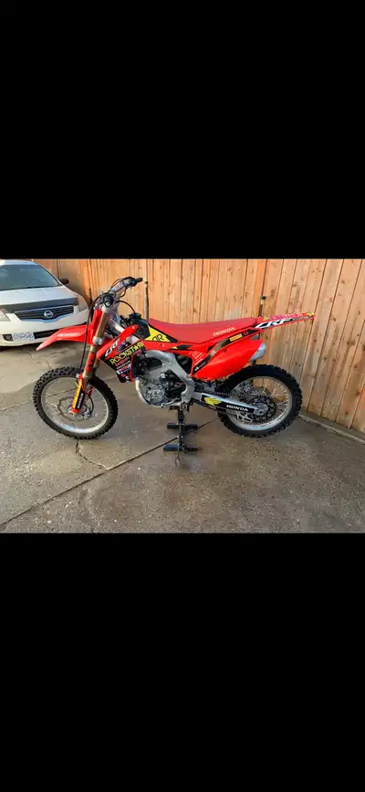 Selling my 2016 CRF250R, I’m the second owner and bought in 2019. It has always had oil changes ever...