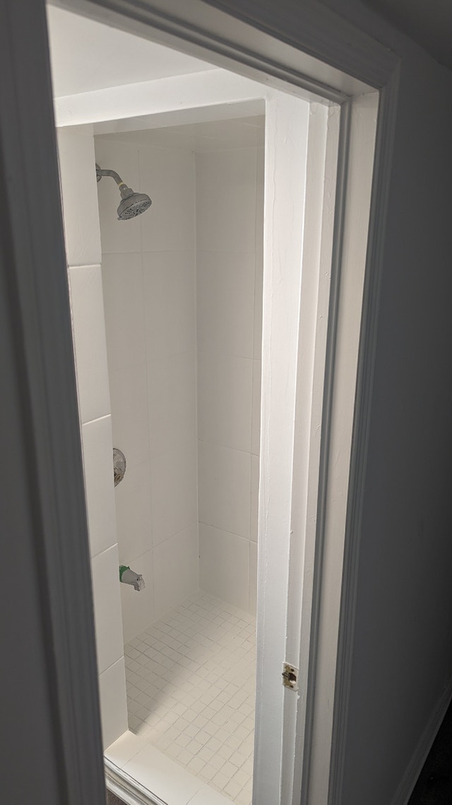 One Bedroom apartment Albion/Kipling Utilities/Wifi Included Long