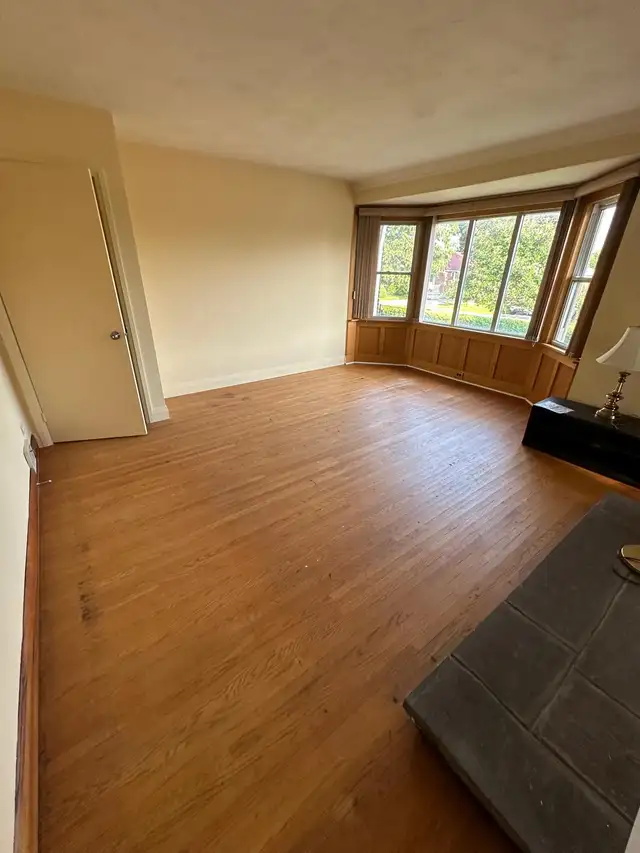 very spacious room for rent near lakeshore etobicoke