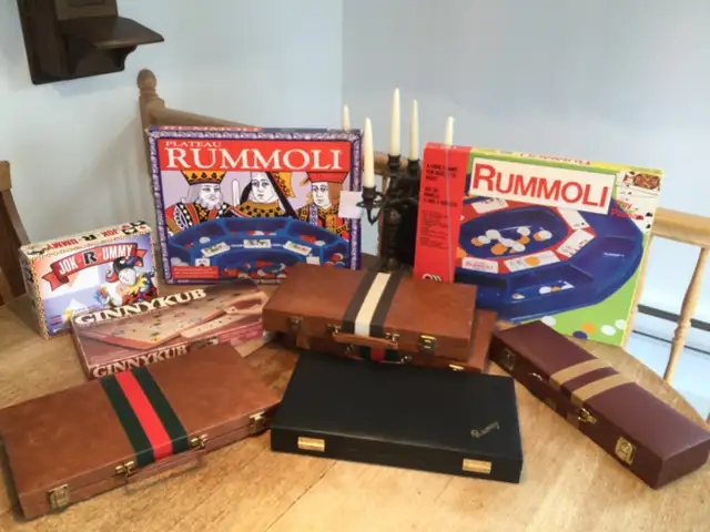 Vintage jeux  Rummy -Rummoli - Jok R ummy - et tuiles Rummy in Toys & Games in Laval / North Shore - Image 2