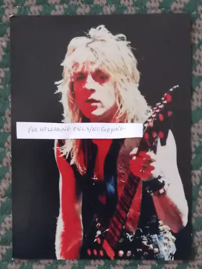 CLOSE TO MINT!! RANDY RHOADS/QUIET RIOT VINTAGE 1980'S 8 X 11 INCHES CLOSE-UP GLOSSY COLOR PHOTO!! O...