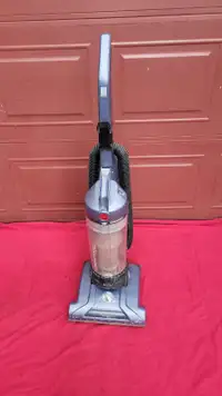 Upright vacuum like new