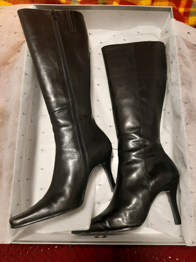 Guess Women black leather boots size 9M, View more