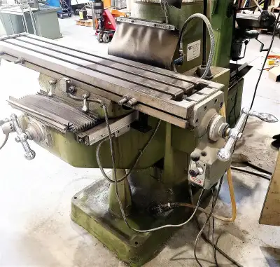 Works on 3PH currently but vomes with VFD if you have 1PH. VFD is not teated and sold as-is. Mill ha...