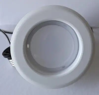 Dimmable Refit LED Downlight Model RT-4 This refit LED will fit a 4 inch canister and screw into exi...