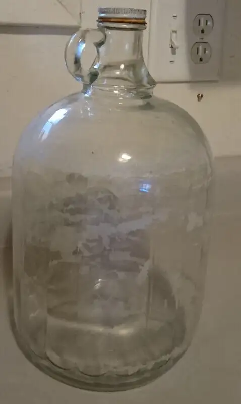 Vintage Rare Heinz Canada Vinegar Jug  Glass Gallon in Arts & Collectibles in Oshawa / Durham Region - Image 4