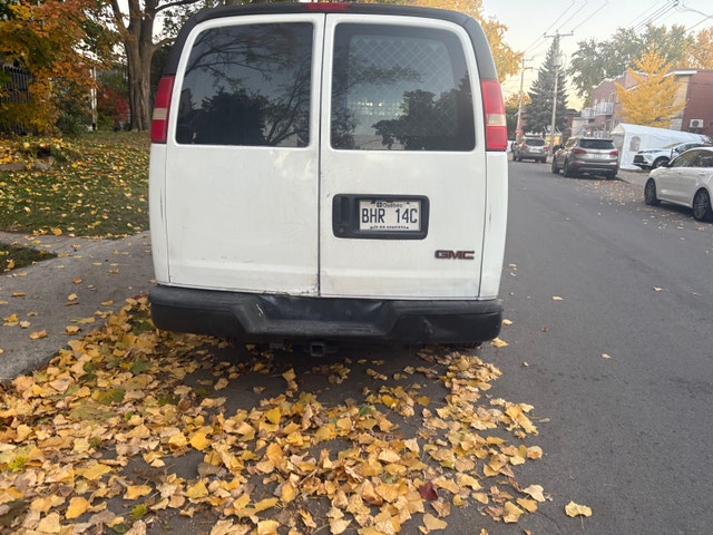 GMC Savana 2010 — photo 2