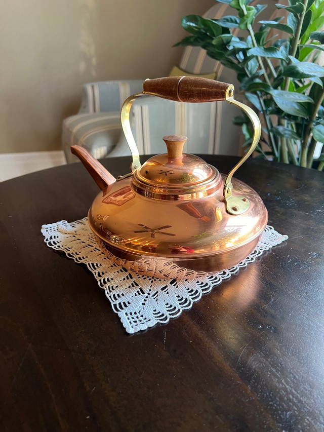 Vintage Copper Teapot/Kettle in Kitchen & Dining Wares in Calgary - Image 3