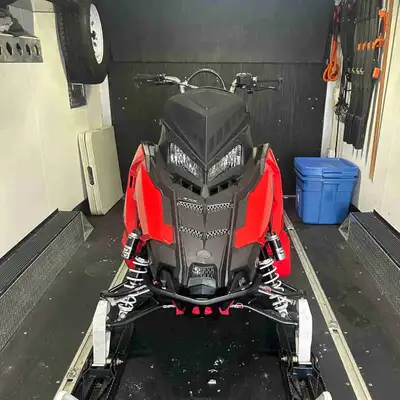 2018 Polaris Pro RMK 800 — 163” 3237km GGB mountain can Munster finger throttle Munster rail braces...