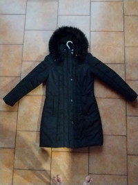 Manteau d'hiver noir pour femme (petit)