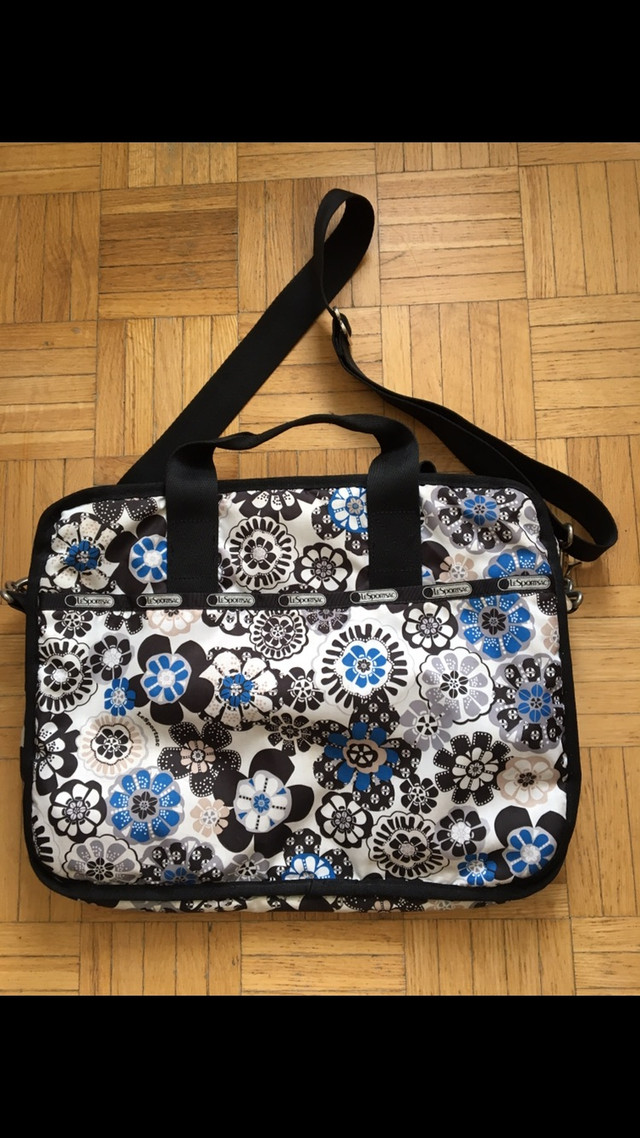 Beautiful Laptop bag - excellent quality  in Laptop Accessories in Ottawa