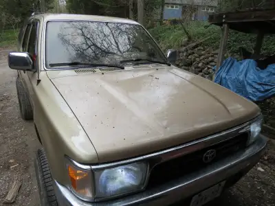 Vehicle 1 - 1994 Toyota 4Runner SR5 - 6 cyl, automatic, 4WD, cruise, sunroof, rear power window, in...