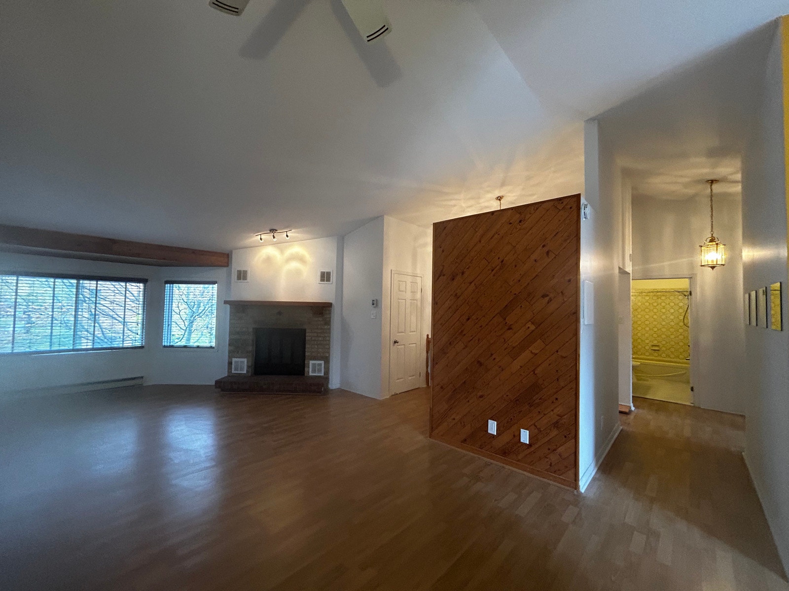Grand 5 1/2   lumineux - Large, bright 5 1/2 , Ahuntsic — photo 3