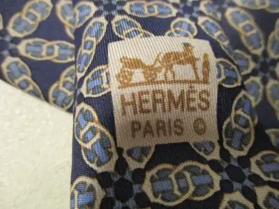 HERMES  AUTHENTIQUE SOIE NATURELLE CRAVATE  BLEUE, View more