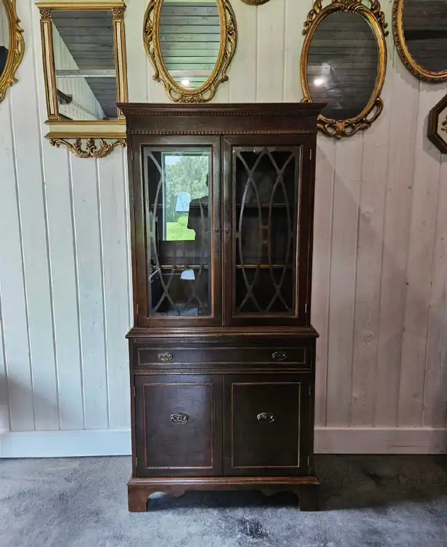 Vintage Tall China Cabinet in Hutches & Display Cabinets in Winnipeg - Image 2