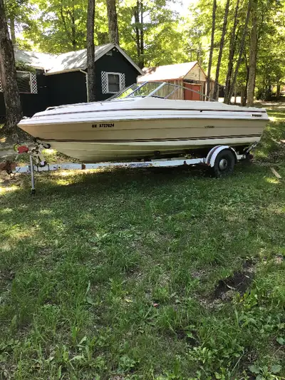 19 ft searay seville 140 4 cyl. Mercruiser. Boat, motor ,outdrive in great condition . Seat upholstr...