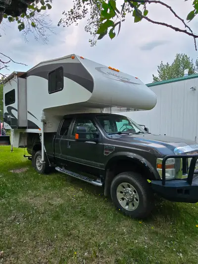 NO GST 2008 diesel F350 Lariat excellent condition next to new tires air bags inspection completed A...