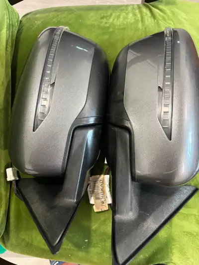 Nissan part number 96302-9TB1C is a OEM driver-side and passenger- side door mirror assembly designe...