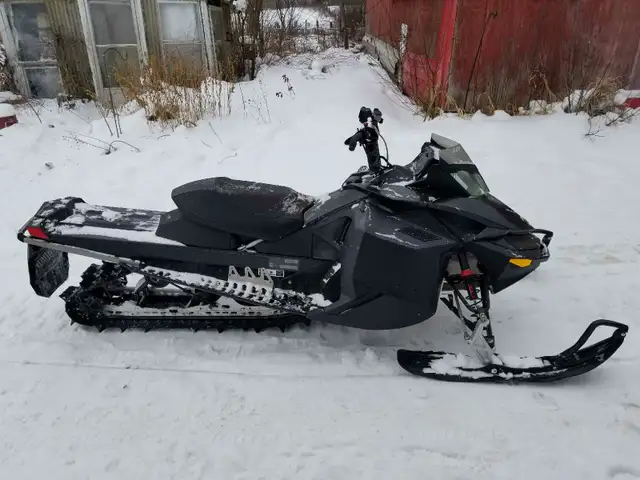 * 2010 Summit 800R long track low km * in Snowmobiles in North Bay - Image 3