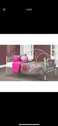 Day Bed white frame - Twin sized