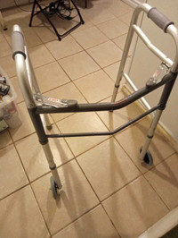 Aluminum walker 