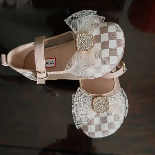 Ariaca little girl dress Shoes size 9 in Kids & Youth in City of Toronto - Image 5
