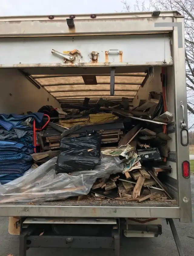Junk removal deck/shed demolition Call/text(613) 777-615563417618660481121