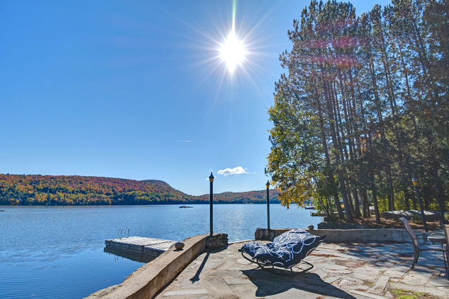 Chalet à louer au bord du lac Labelle à 20 min de Mont-Tremblant dans Locations temporaires  à Val-d'Or - Image 2