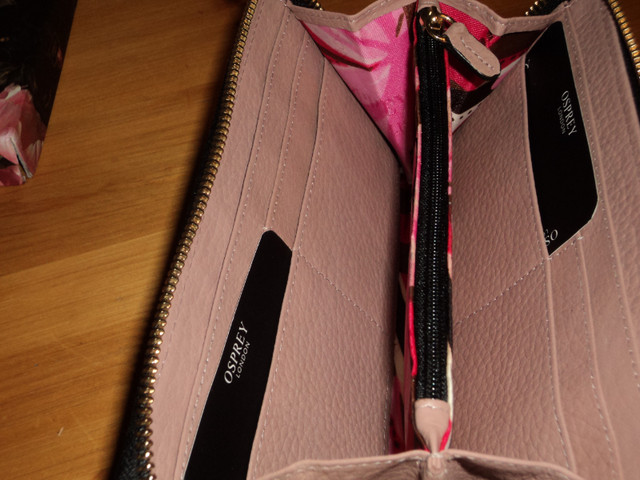 New Leather Wallet/Purse in Women's - Bags & Wallets in Barrie - Image 4