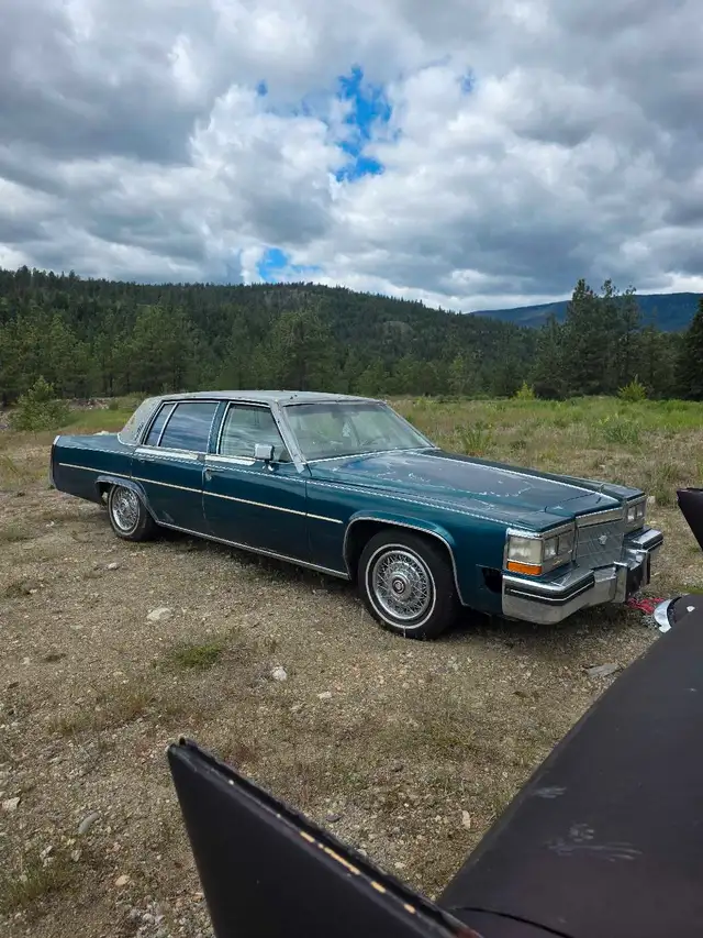1984 Cadillac Fleetwood *Low KM* in Classic Cars in Kelowna - Image 5