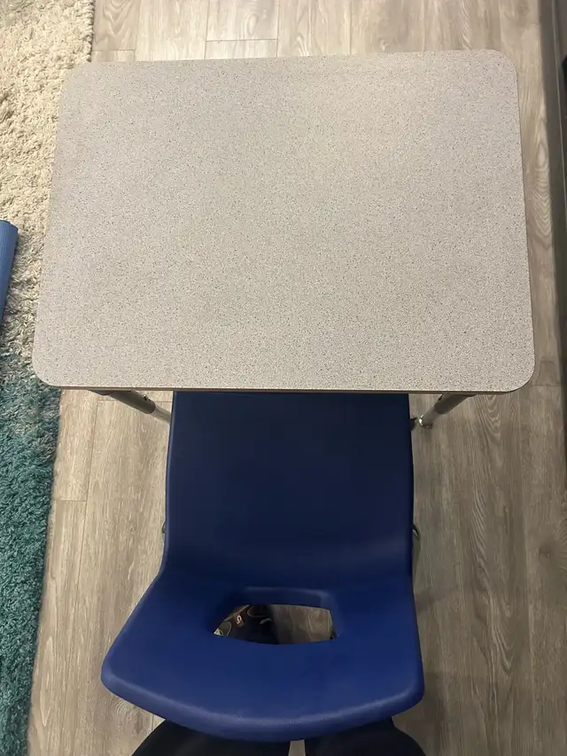 Desk and Chair for Elementary School Student 64357849347329122